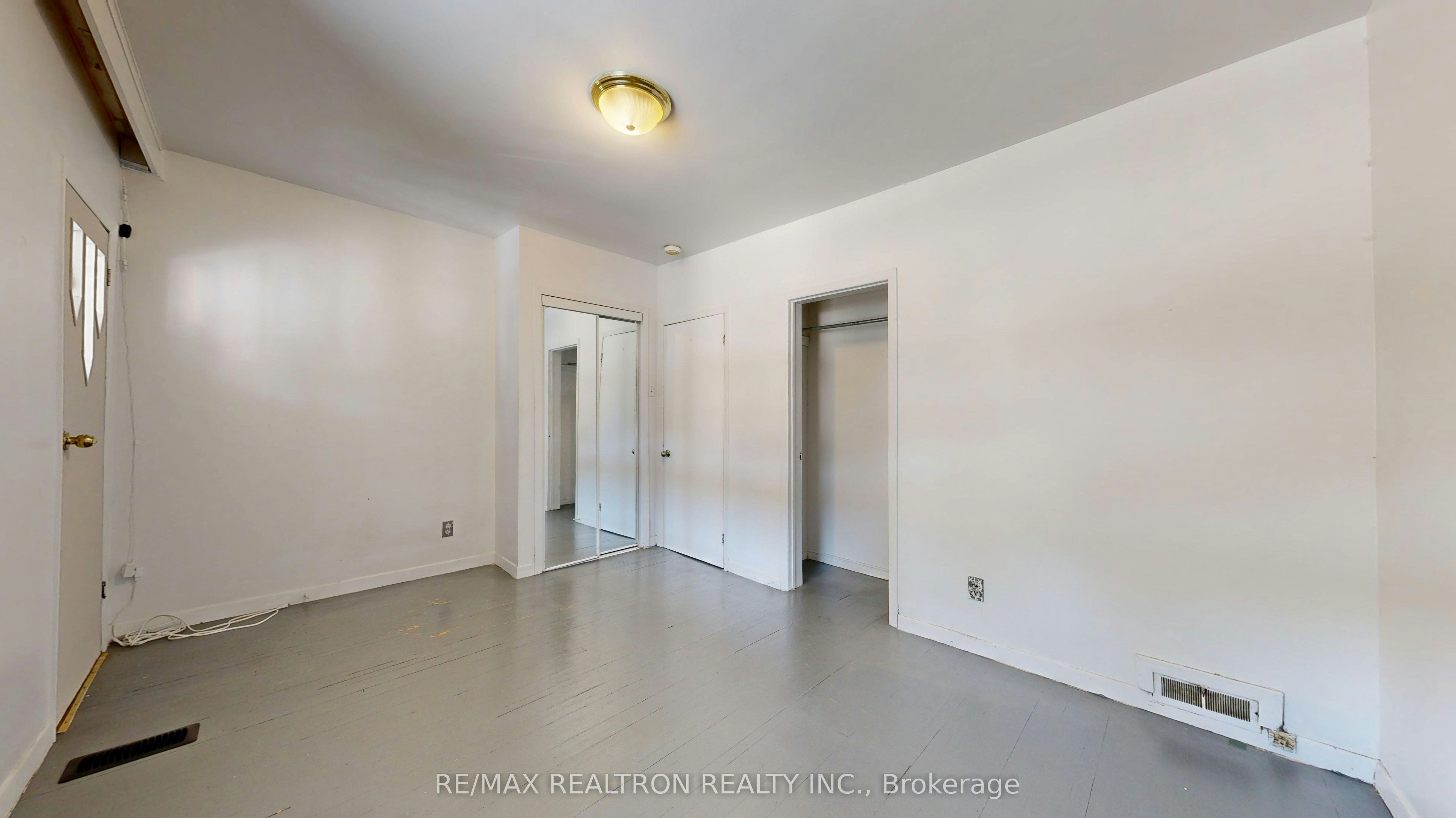 Upper-32 Macklem Avenue, Toronto, ON, M6J 3M2 - 15