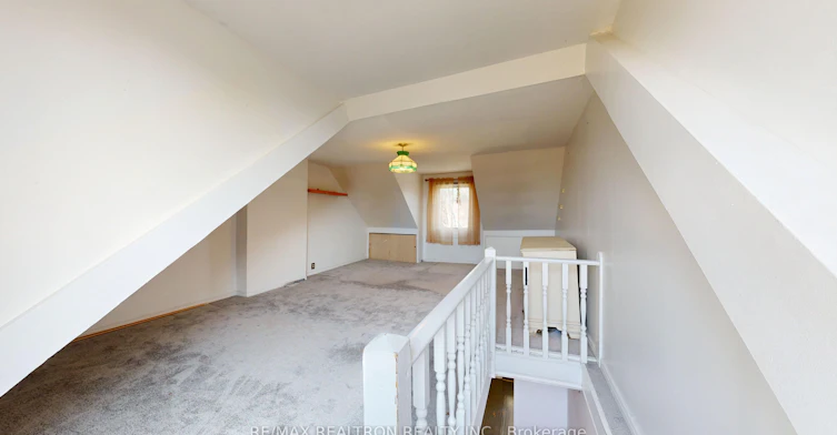 Upper-32 Macklem Avenue, Toronto, ON, M6J 3M2 - 2