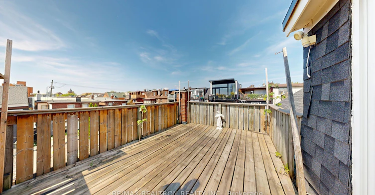 Upper-32 Macklem Avenue, Toronto, ON, M6J 3M2 - 24