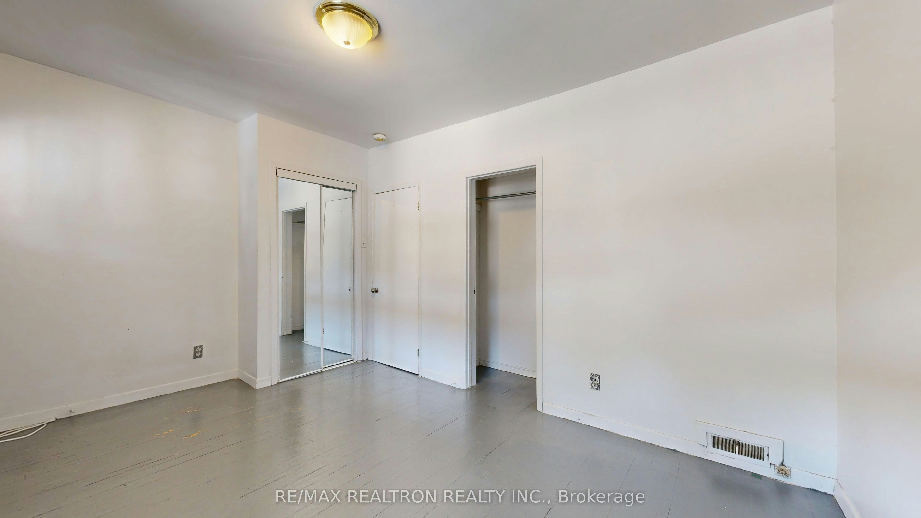 Upper-32 Macklem Avenue, Toronto, ON, M6J 3M2 - 14