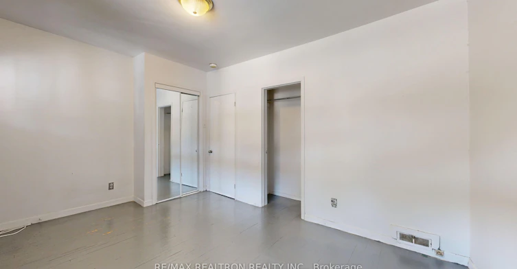 Upper-32 Macklem Avenue, Toronto, ON, M6J 3M2 - 14