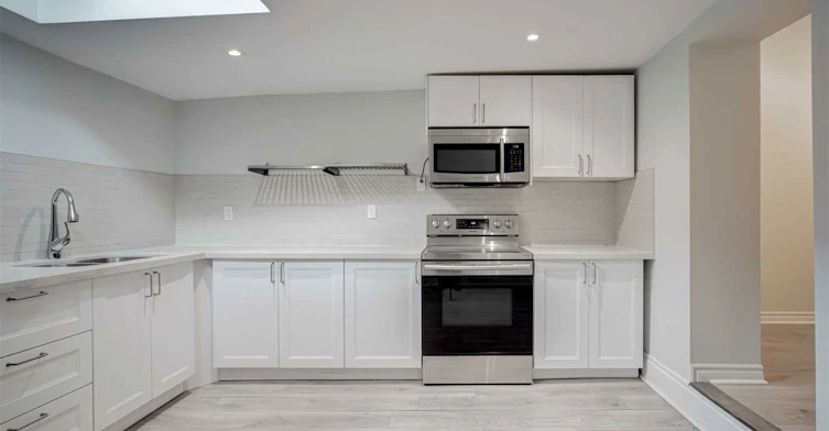 604A Queen Street W, Toronto, ON, M6J 1E3 - 4