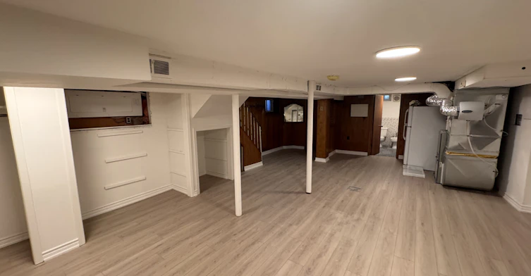 Lower-628 Manning Avenue, Toronto, ON, M6G 2V9 - 3