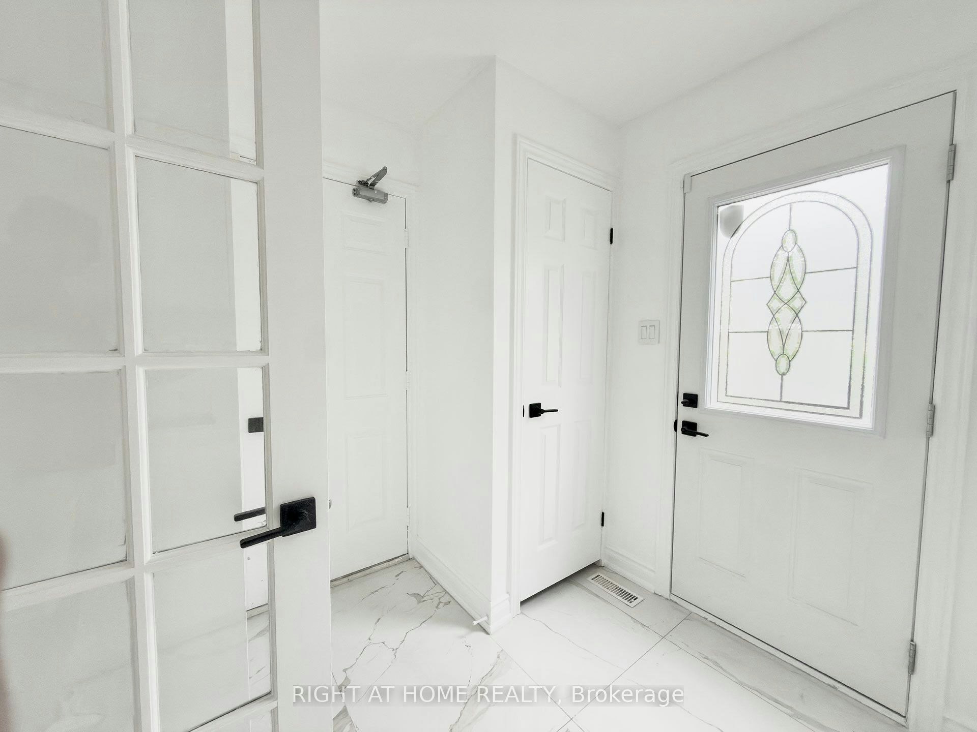 89 Yonge Boulevard, Toronto, ON, M5M 3G8 - 15