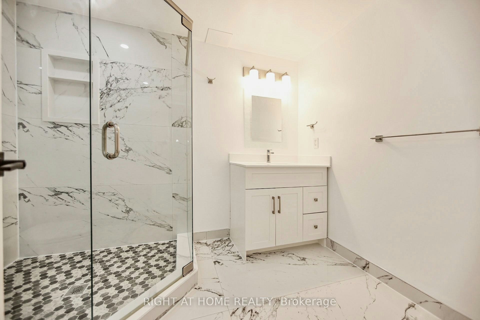 89 Yonge Boulevard, Toronto, ON, M5M 3G8 - 43