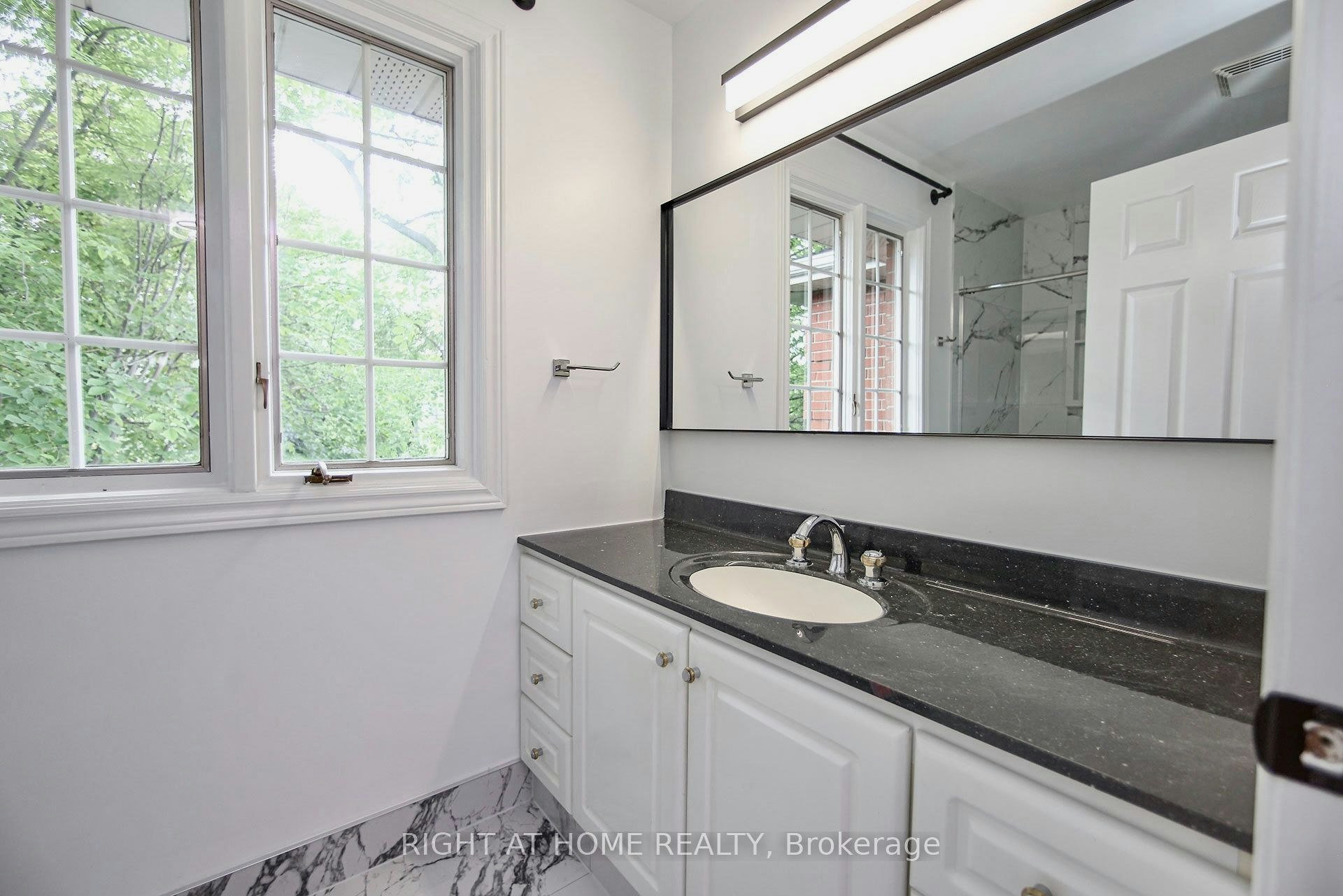 89 Yonge Boulevard, Toronto, ON, M5M 3G8 - 39