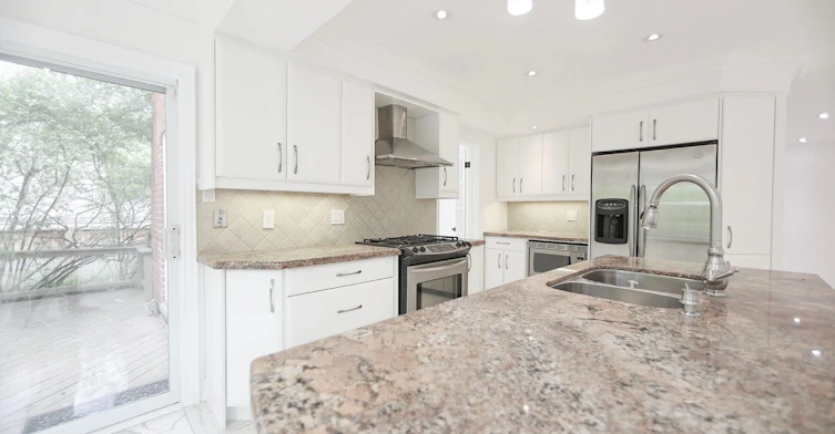 89 Yonge Boulevard, Toronto, ON, M5M 3G8 - 9