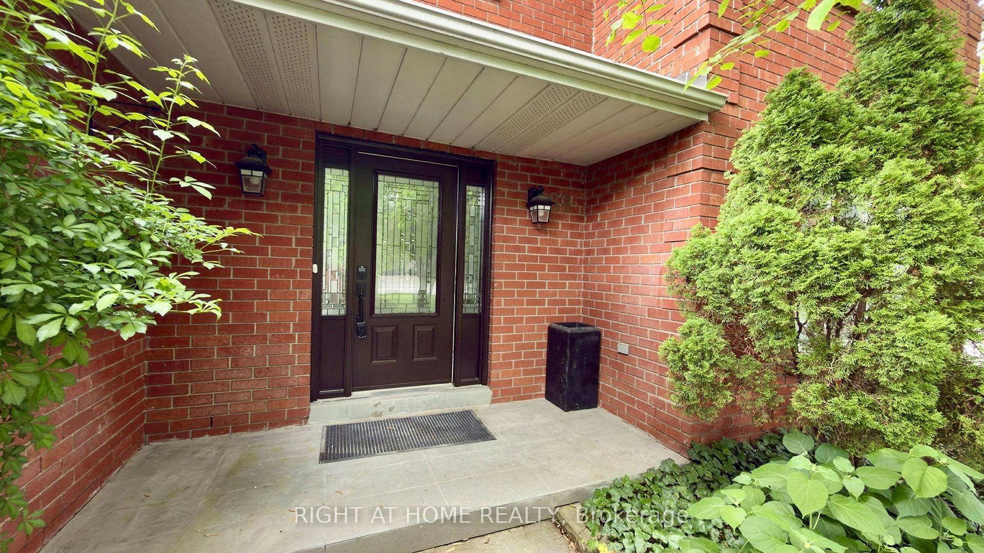 89 Yonge Boulevard, Toronto, ON, M5M 3G8 - 4