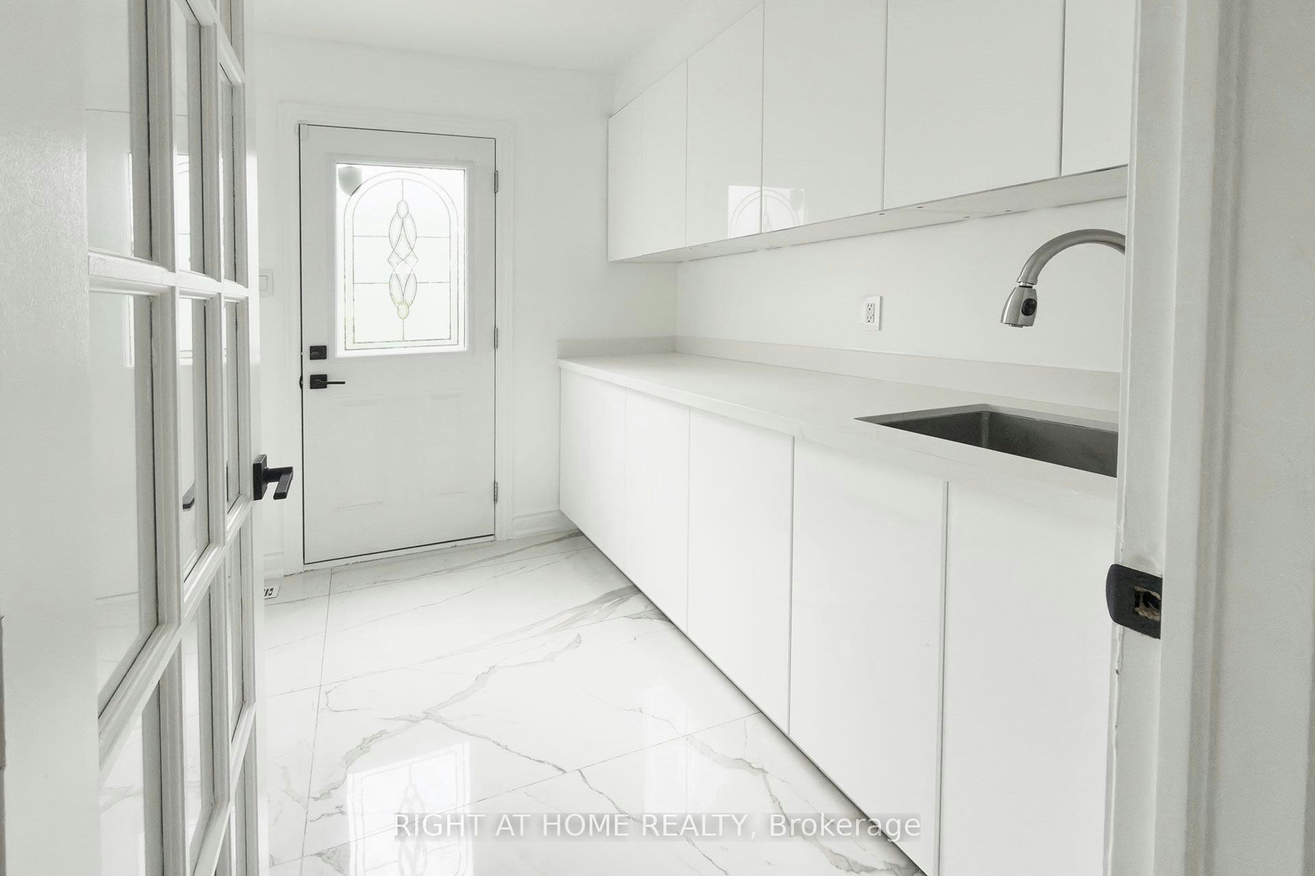 89 Yonge Boulevard, Toronto, ON, M5M 3G8 - 14