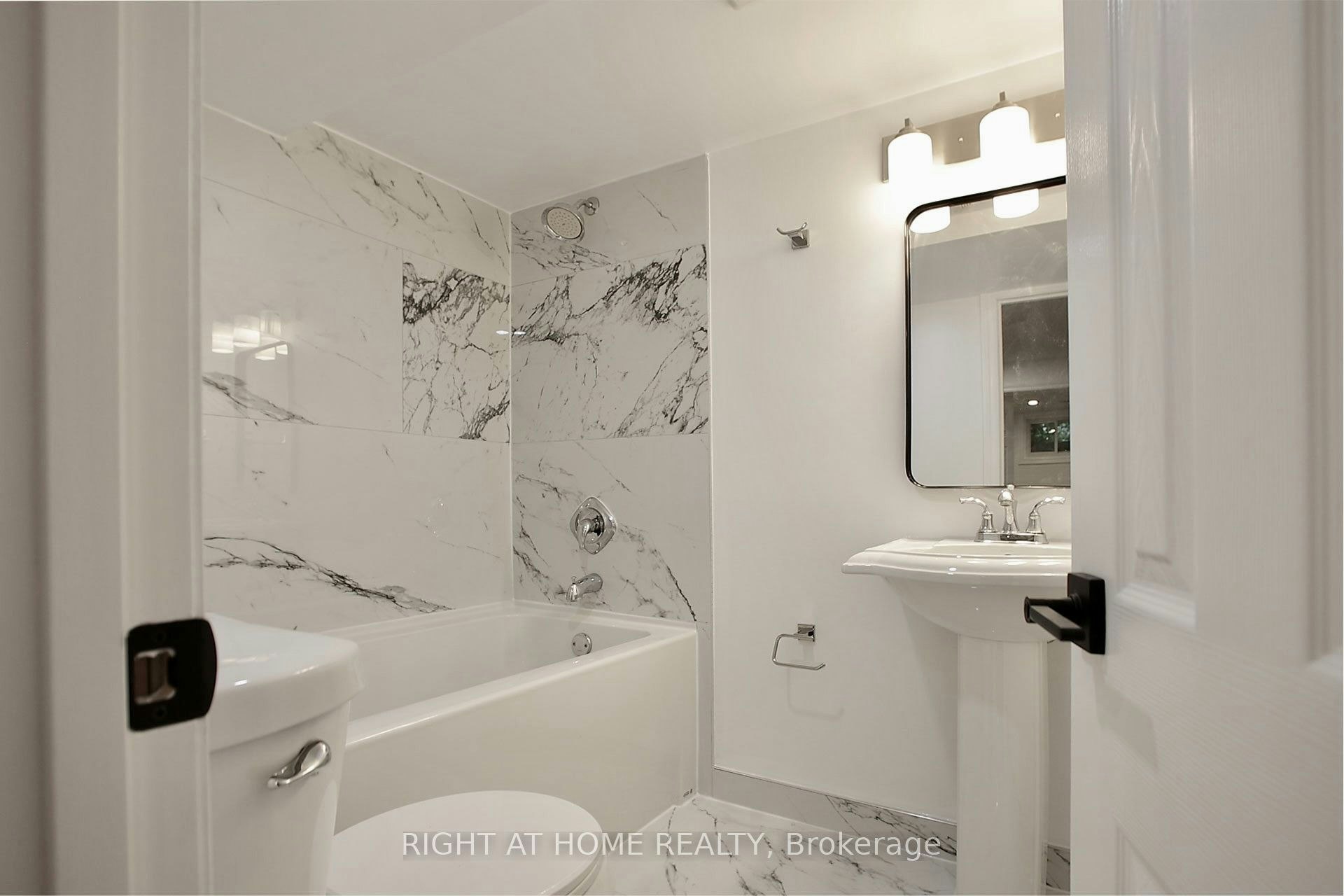 89 Yonge Boulevard, Toronto, ON, M5M 3G8 - 42