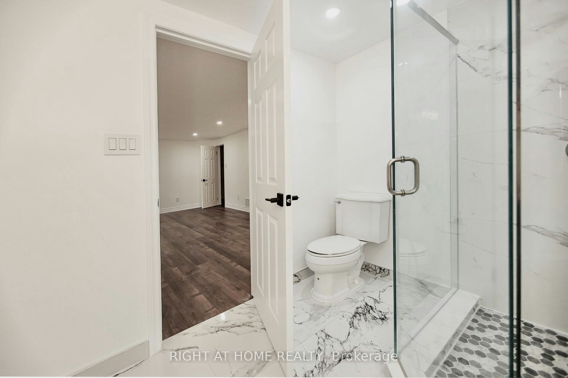89 Yonge Boulevard, Toronto, ON, M5M 3G8 - 44
