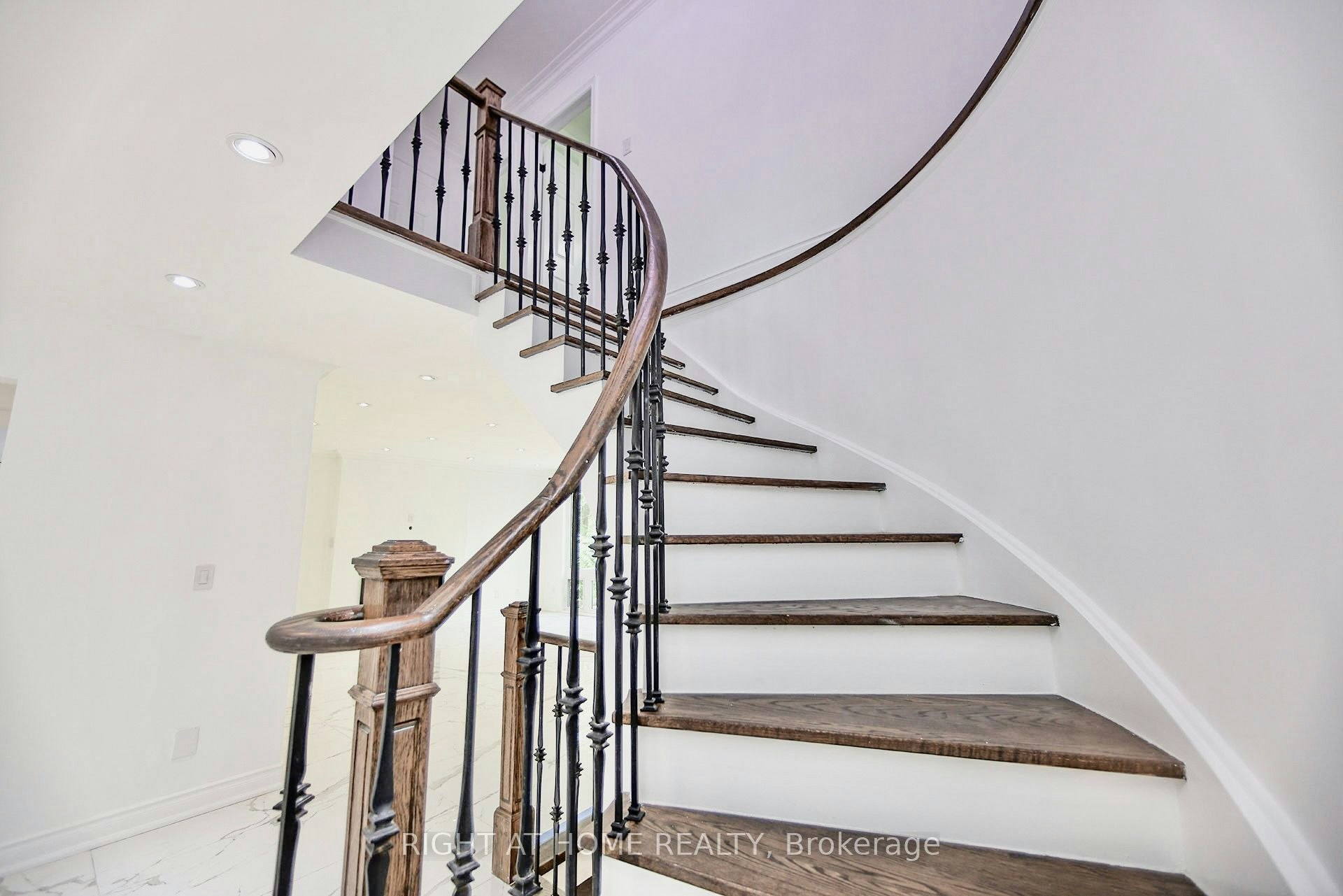 89 Yonge Boulevard, Toronto, ON, M5M 3G8 - 30