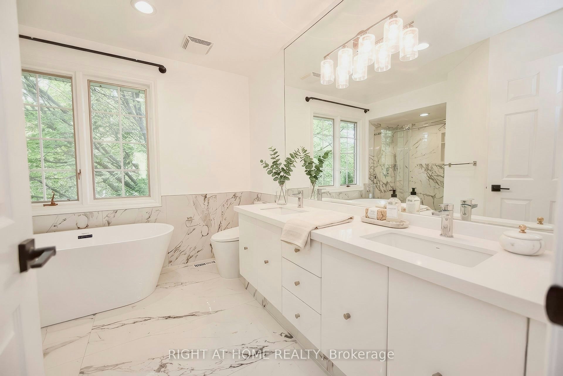 89 Yonge Boulevard, Toronto, ON, M5M 3G8 - 36