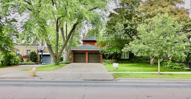 89 Yonge Boulevard, Toronto, ON, M5M 3G8