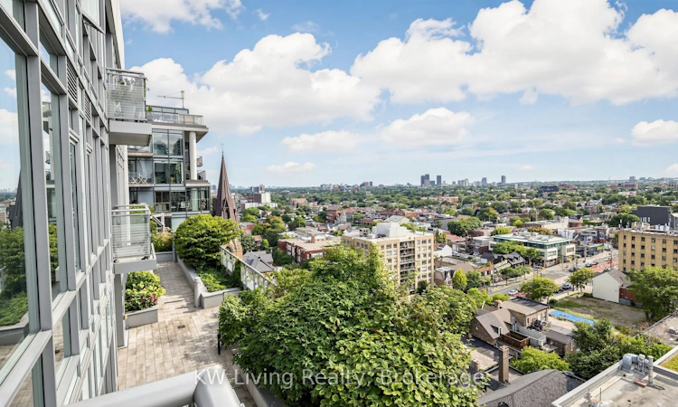 LPH10-525 Adelaide Street W