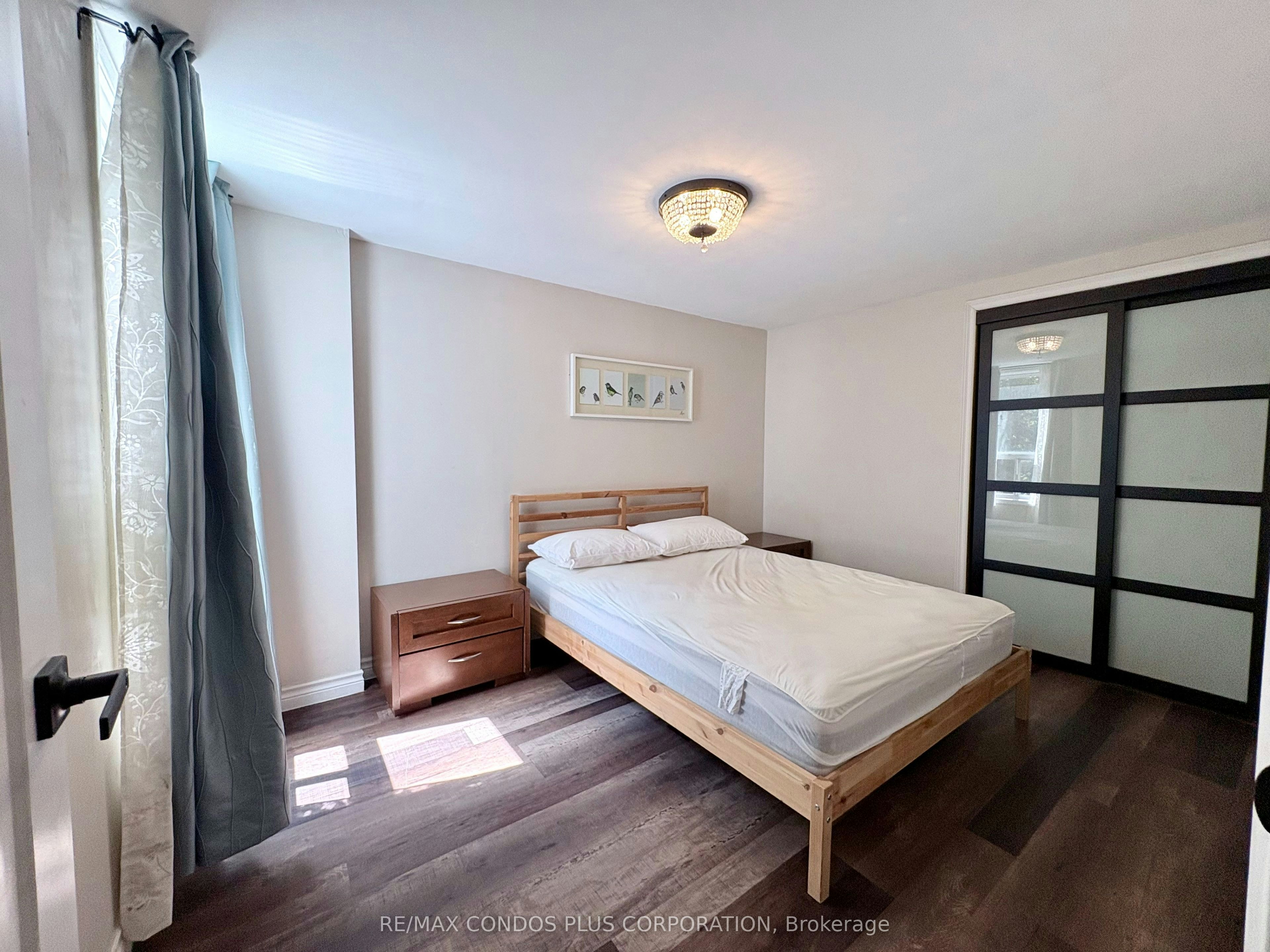 15 Irwin Avenue, Toronto, ON, M4Y 1L1 - 5