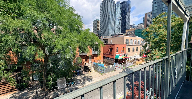 15 Irwin Avenue, Toronto, ON, M4Y 1L1