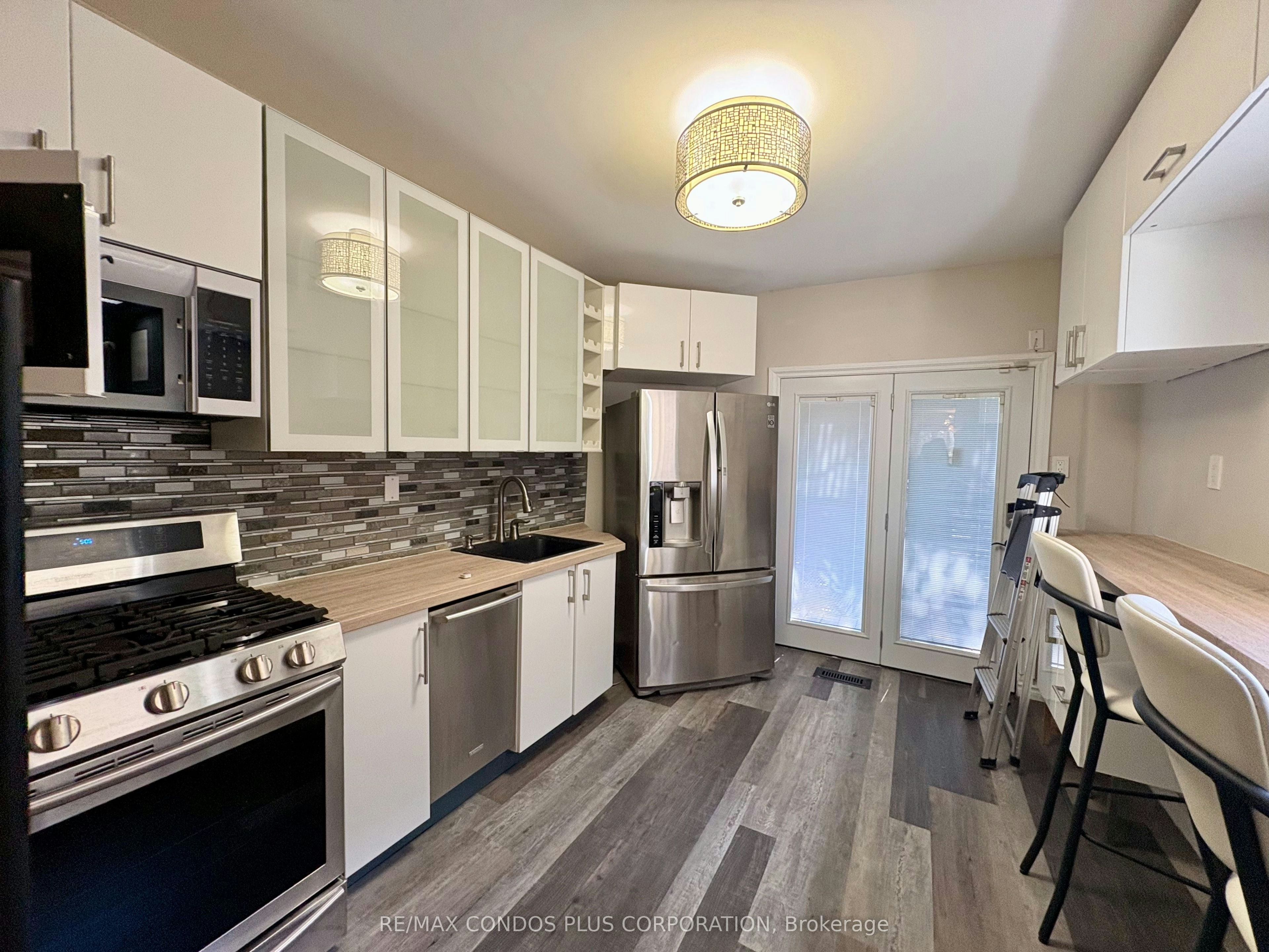 15 Irwin Avenue, Toronto, ON, M4Y 1L1 - 2