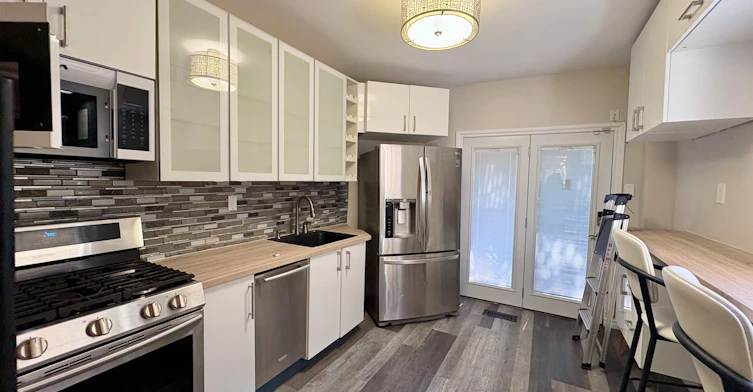 15 Irwin Avenue, Toronto, ON, M4Y 1L1 - 2