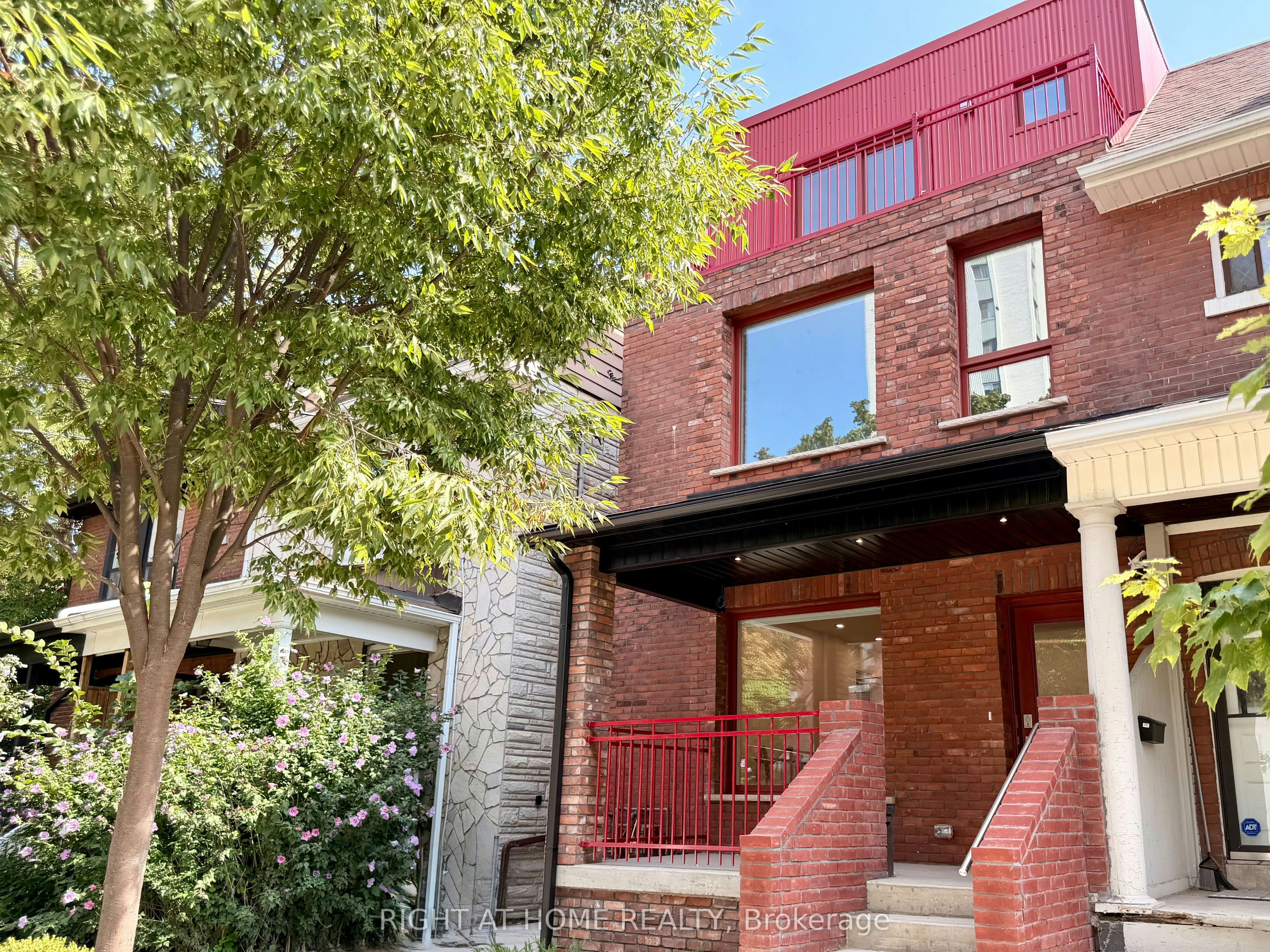 2-57 Hepbourne Street, Toronto, ON, M6H 1K4