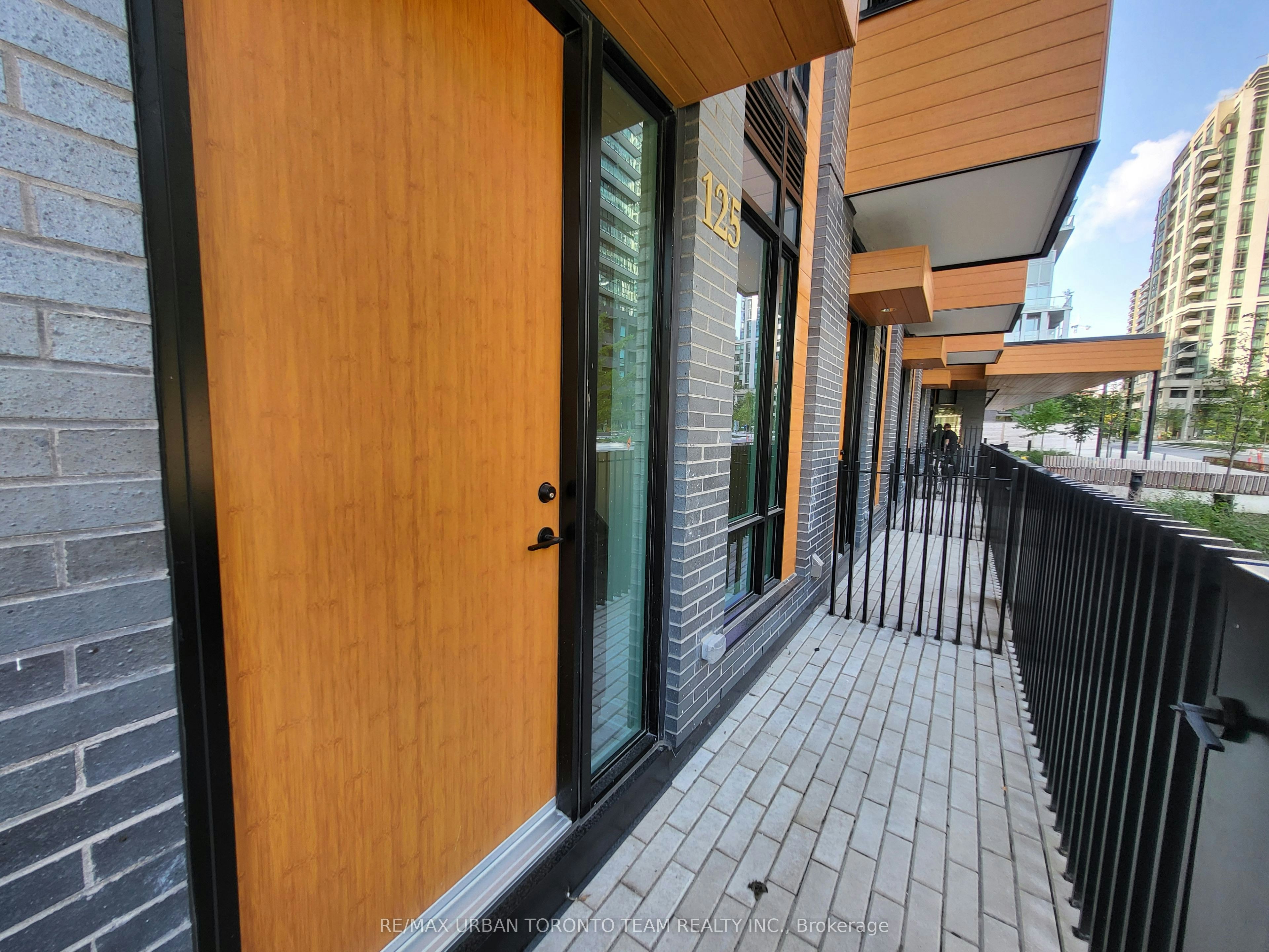 Th125-117 Broadway Avenue, Toronto, ON, M4P 1V3 - 2