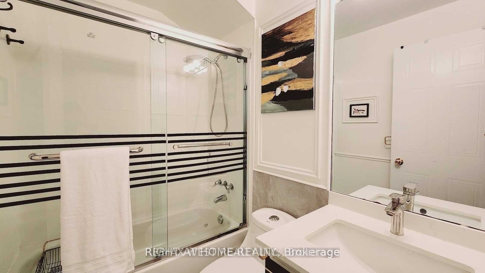 Unit C-388 Manning Avenue, Toronto, ON, M6G 2V7 - 11
