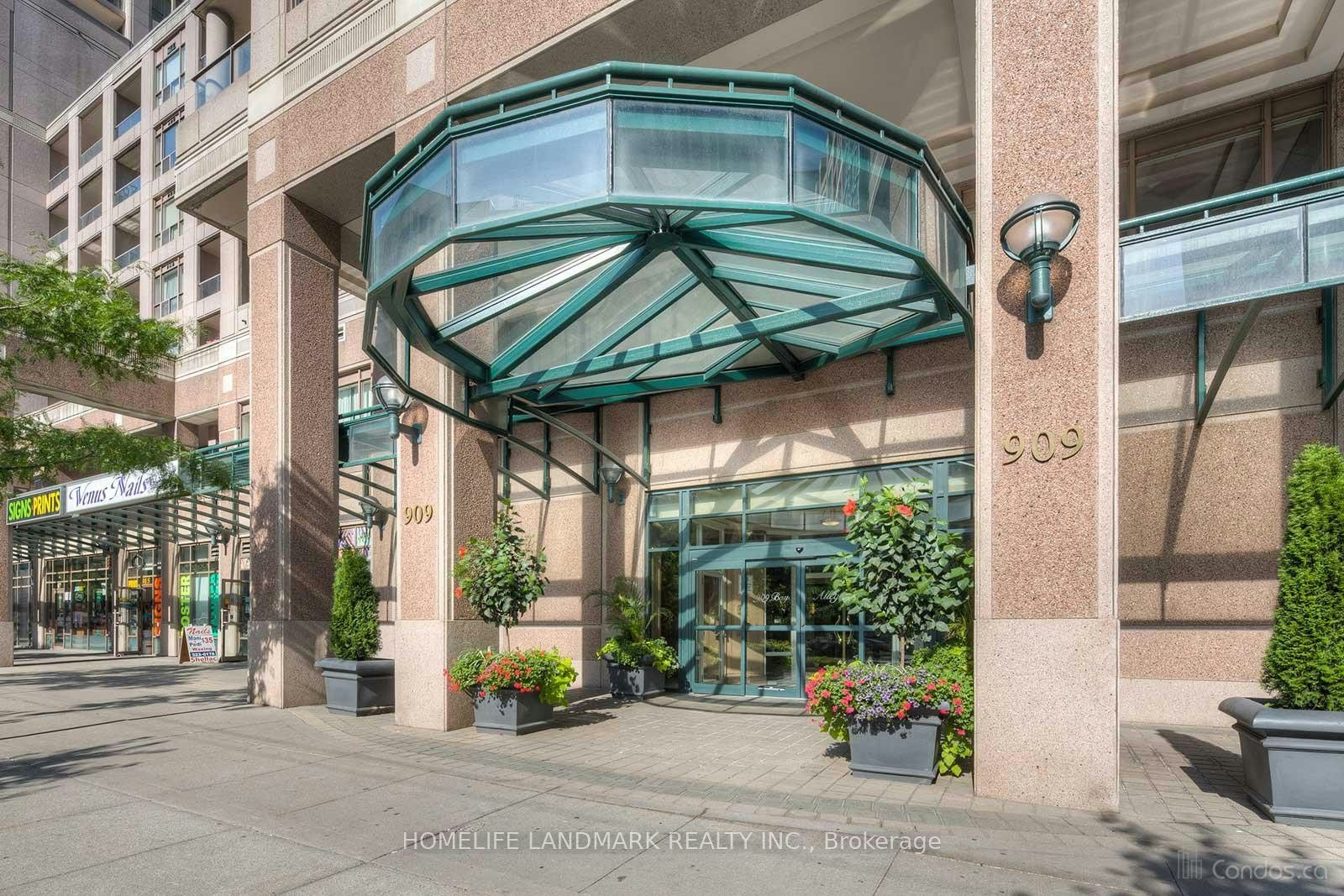 808-909 Bay Street, Toronto, ON, M5S 3G2 - 2
