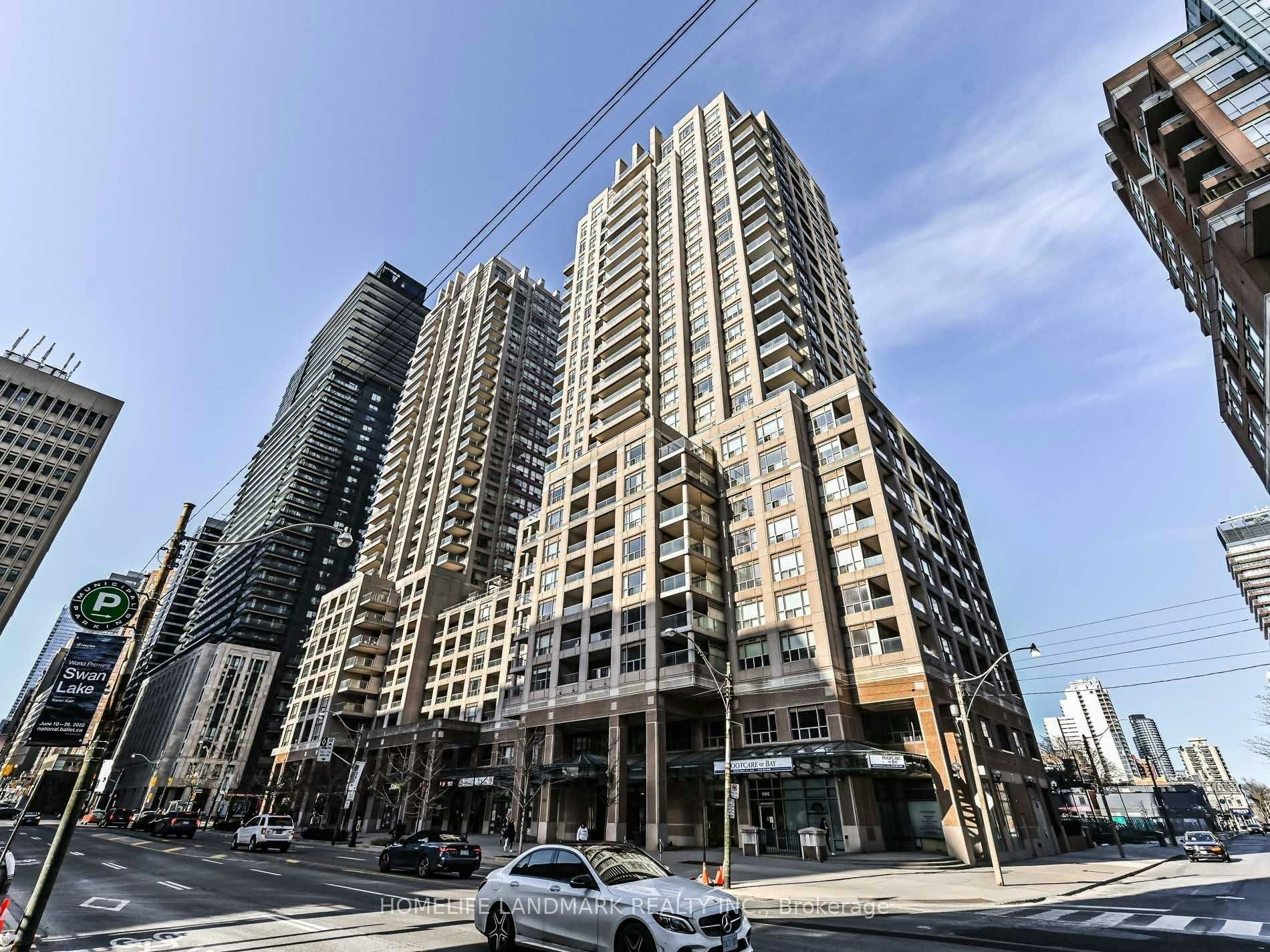 808-909 Bay Street, Toronto, ON, M5S 3G2