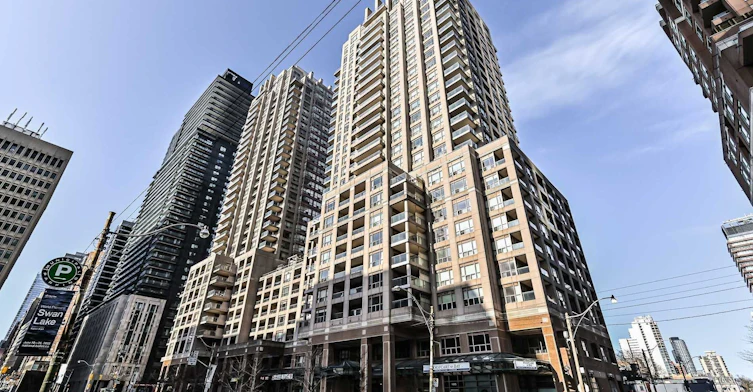 808-909 Bay Street, Toronto, ON, M5S 3G2