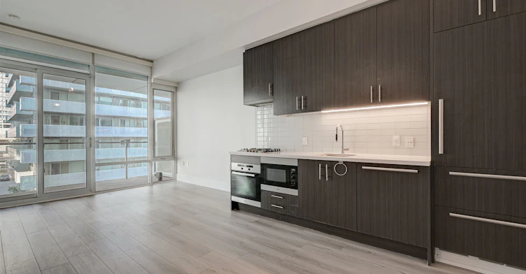 424-29 Queens Quay E, Toronto, ON, M5E 0A4 - 3