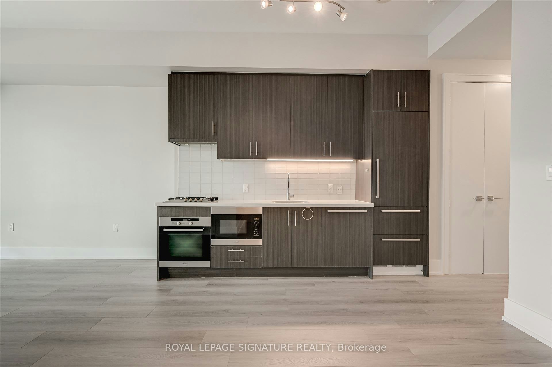 424-29 Queens Quay E, Toronto, ON, M5E 0A4 - 4