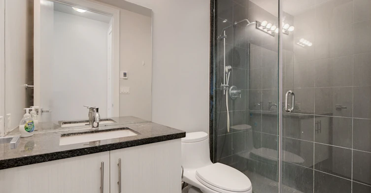 424-29 Queens Quay E, Toronto, ON, M5E 0A4 - 12