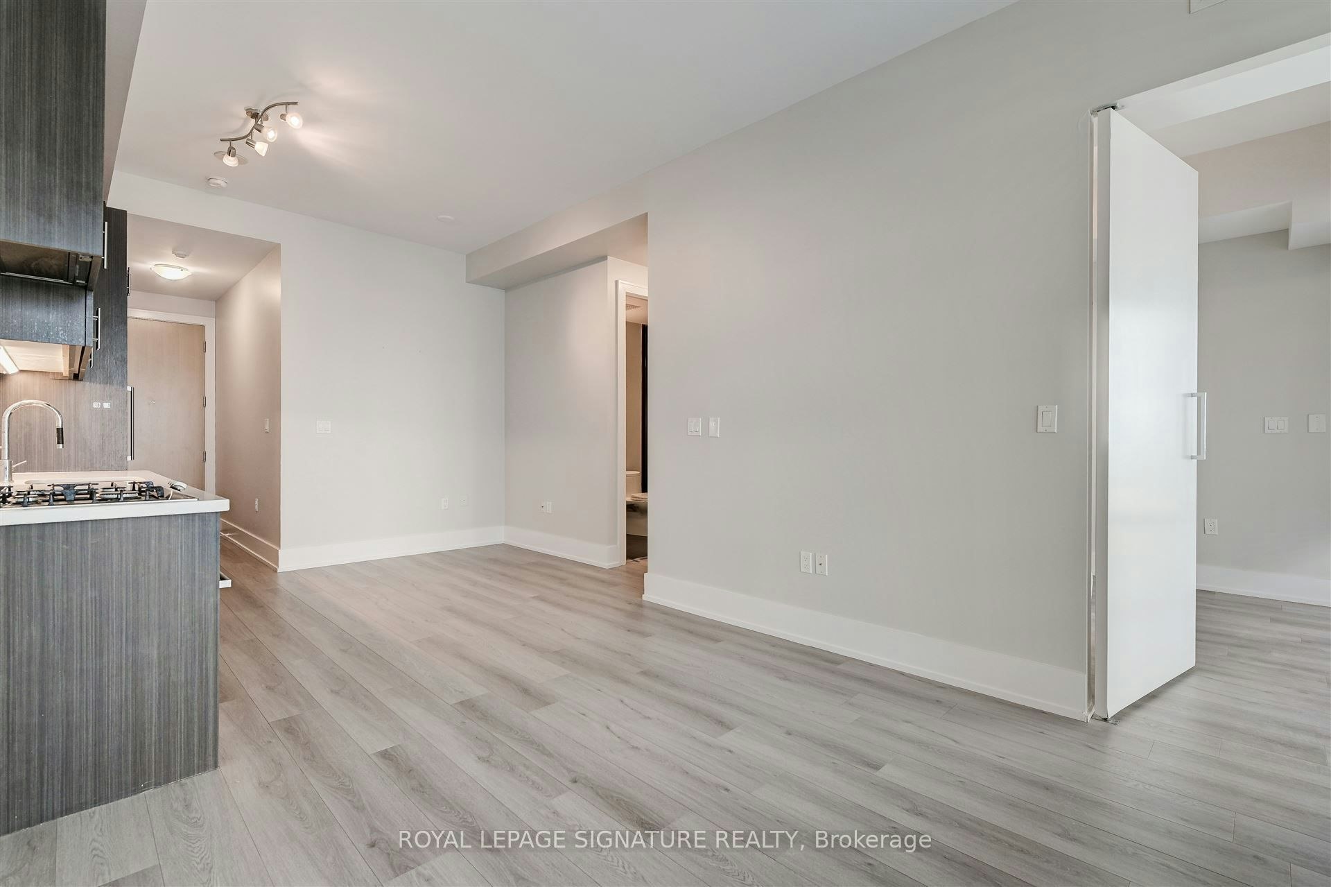 424-29 Queens Quay E, Toronto, ON, M5E 0A4 - 5
