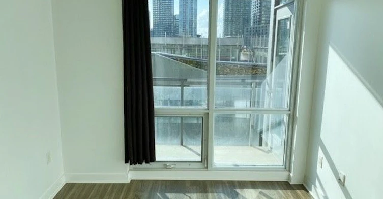 701-15 Fort York Boulevard, Toronto, ON, M5V 3Y4 - 4