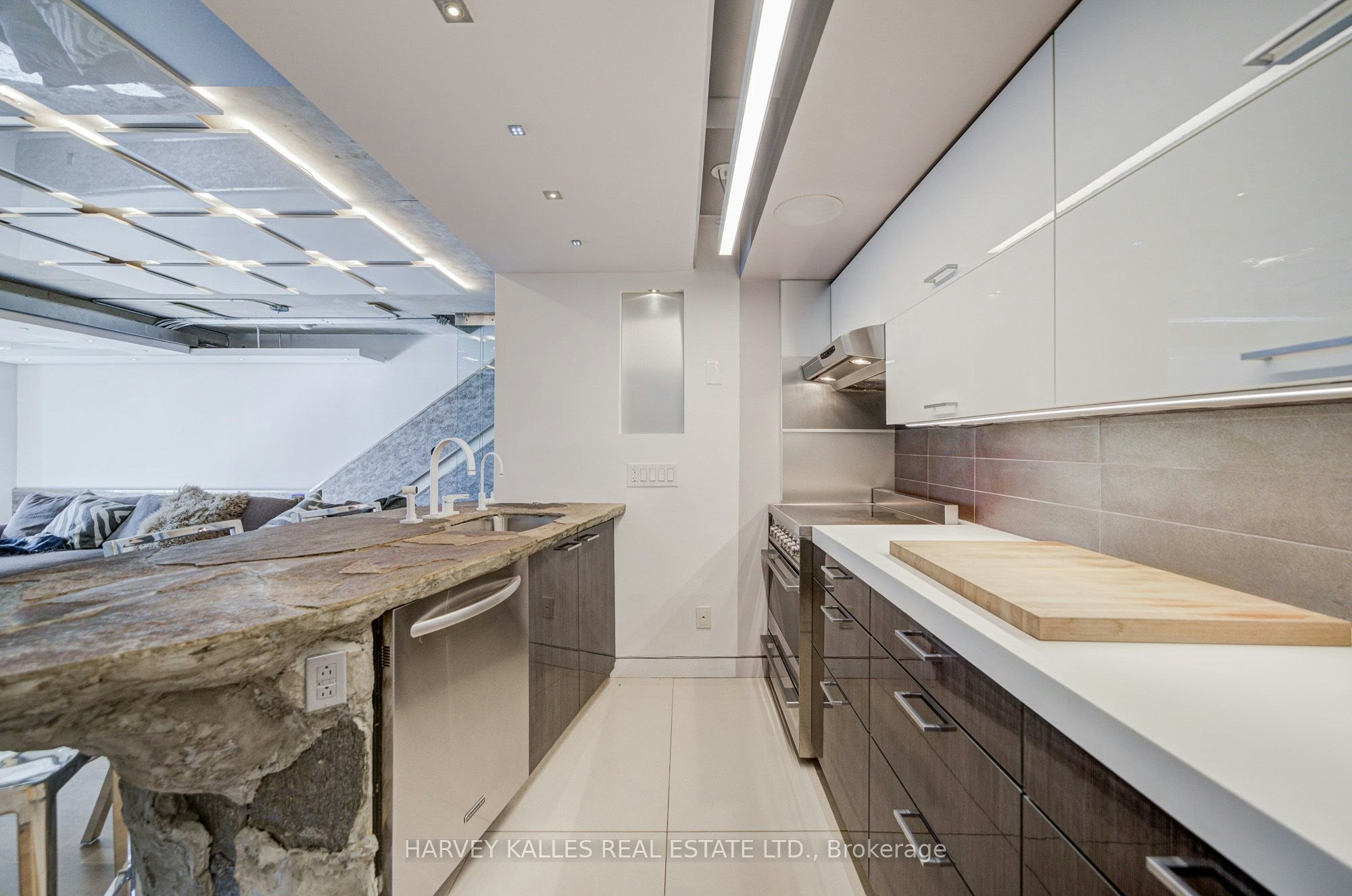 121-55 Stewart Street, Toronto, ON, M5V 2V1 - 24