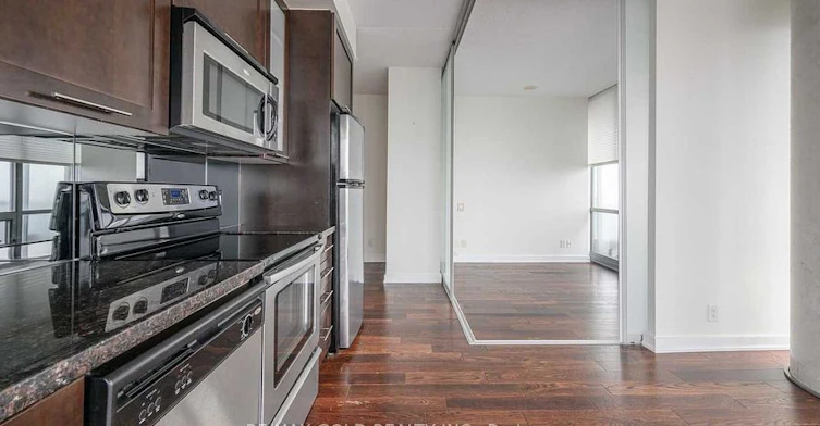 1904-33 Mill Street, Toronto, ON, M5A 3R3 - 6