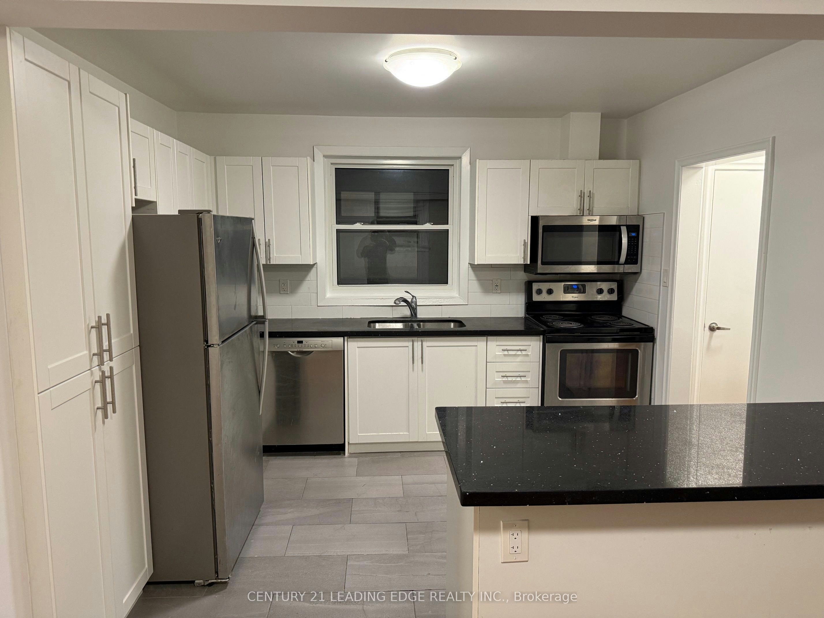Unit #2-426 Arlington Avenue, Toronto, ON, M6C 3A2 - 6