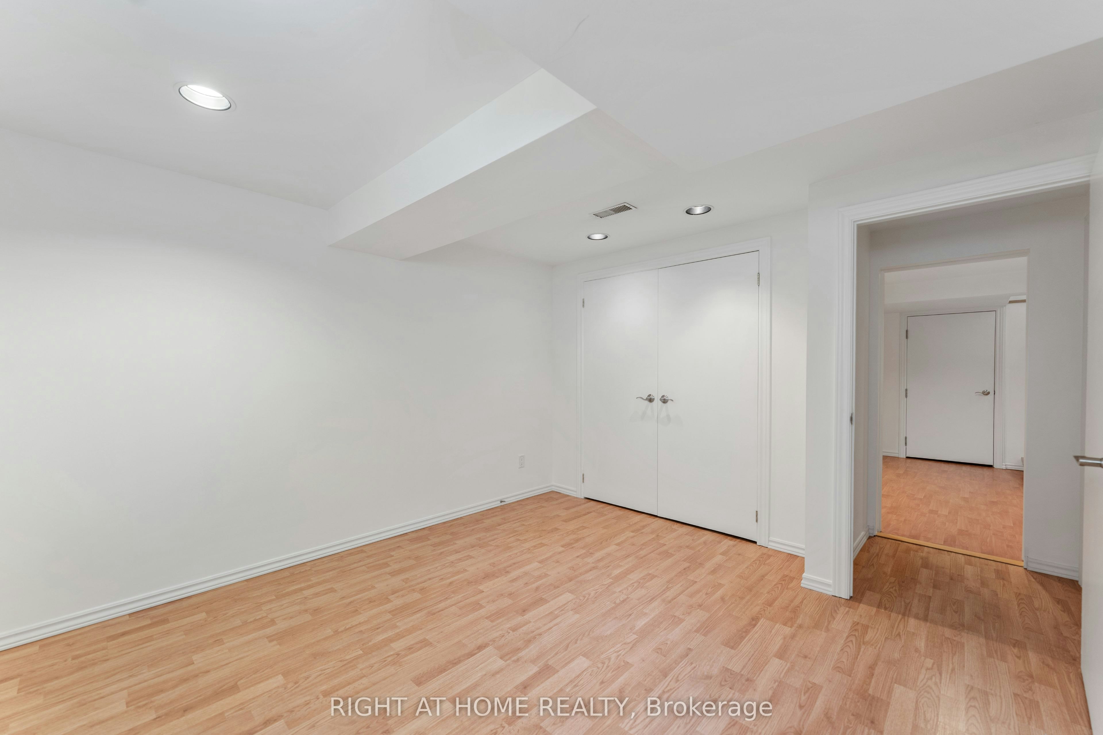 49 Tottenham Road, Toronto, ON, M3C 2J5 - 30