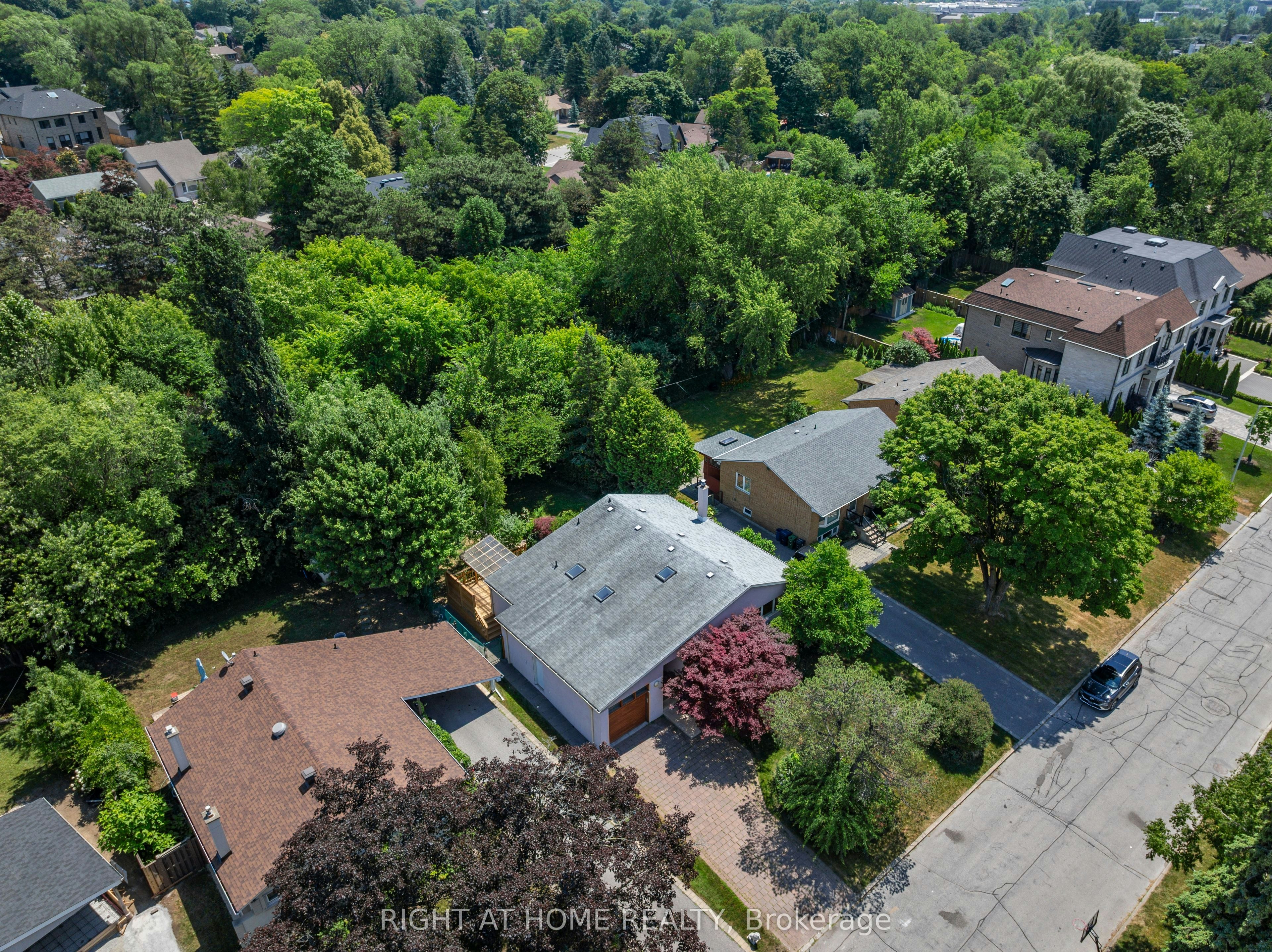 49 Tottenham Road, Toronto, ON, M3C 2J5 - 44
