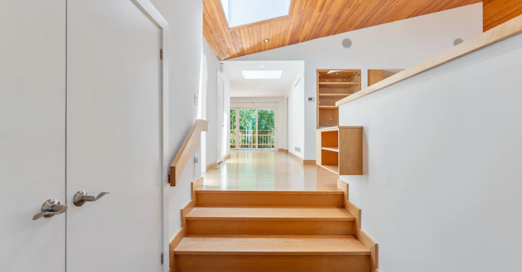 49 Tottenham Road, Toronto, ON, M3C 2J5 - 4