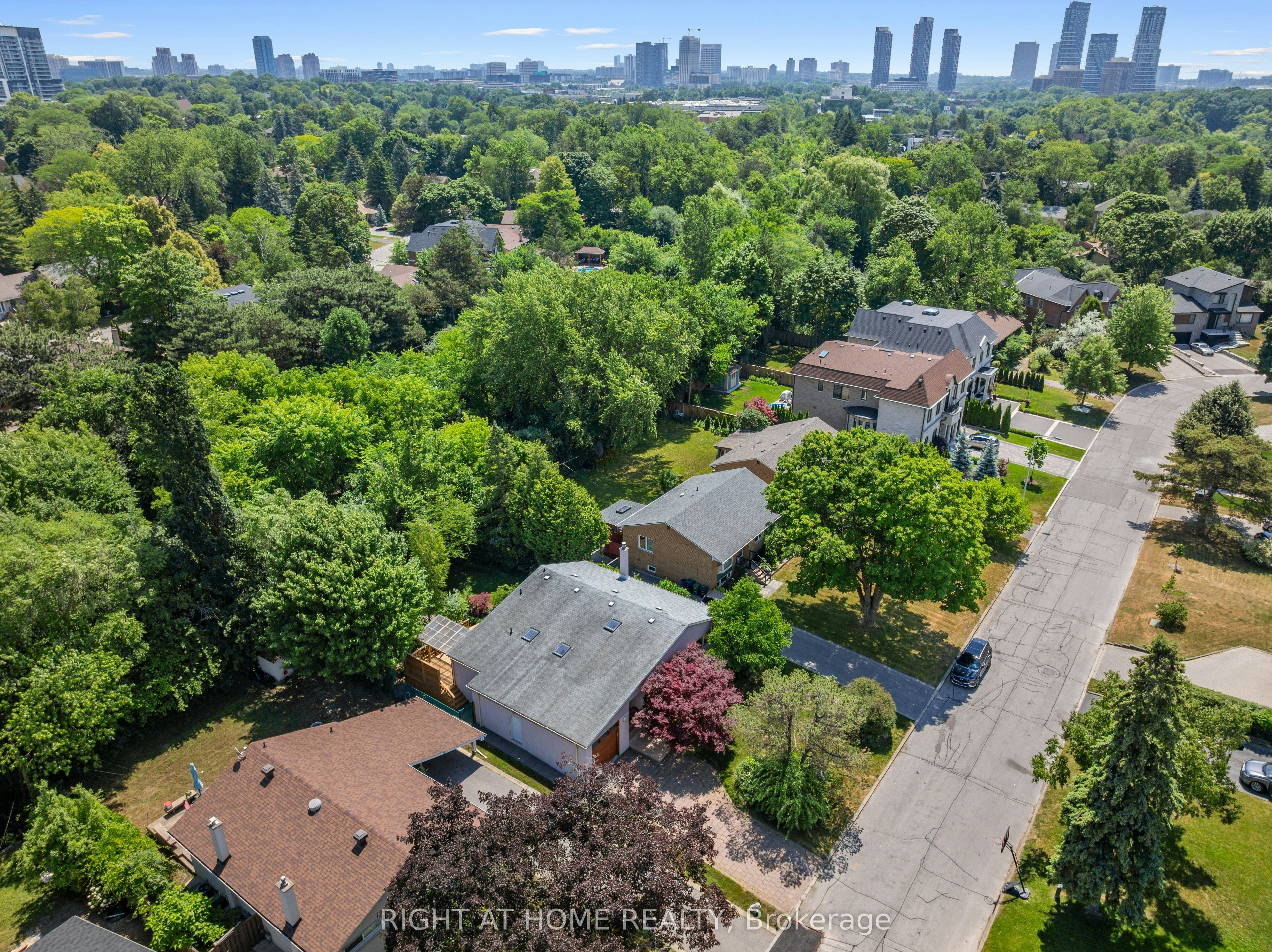 49 Tottenham Road, Toronto, ON, M3C 2J5 - 43