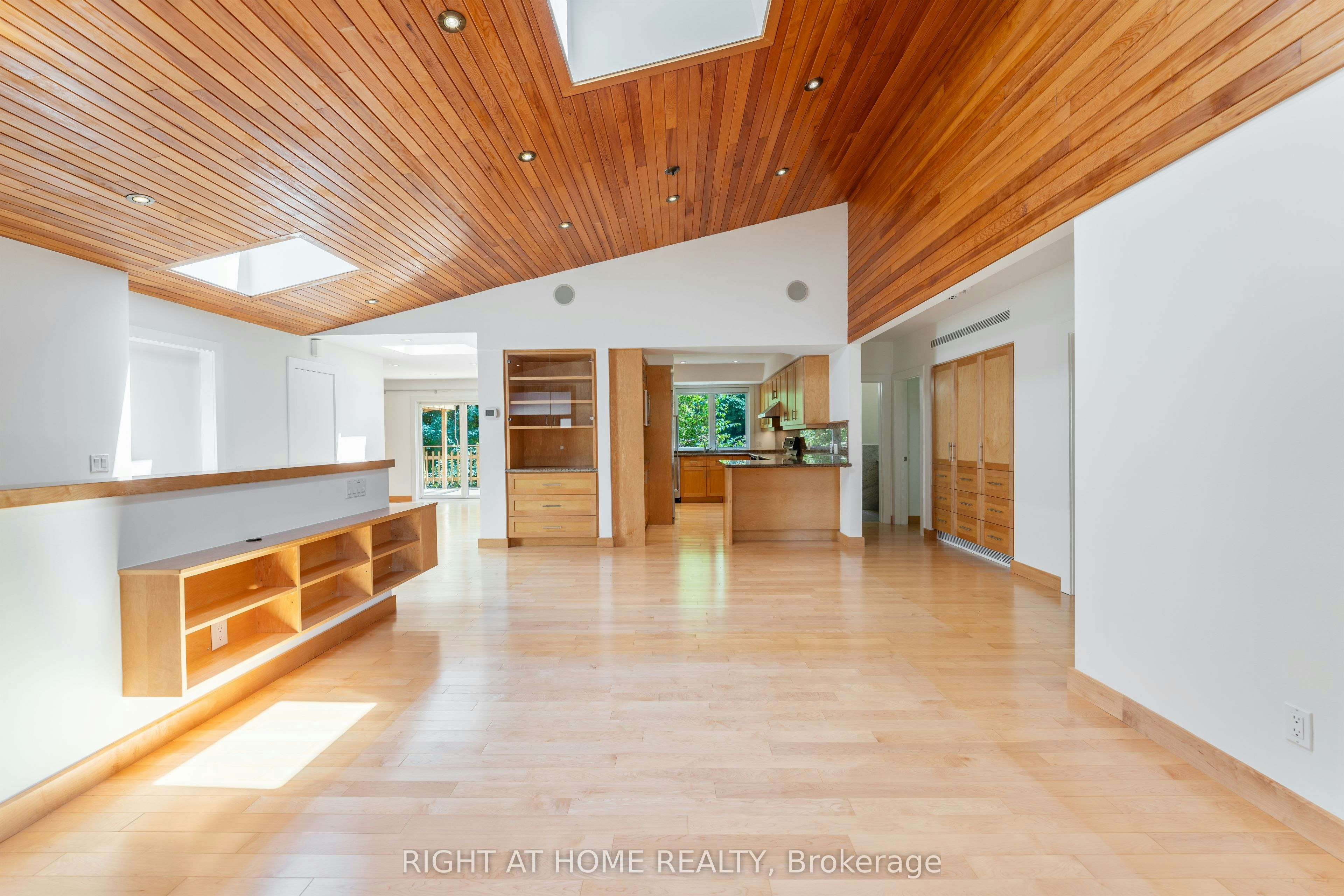 49 Tottenham Road, Toronto, ON, M3C 2J5 - 9