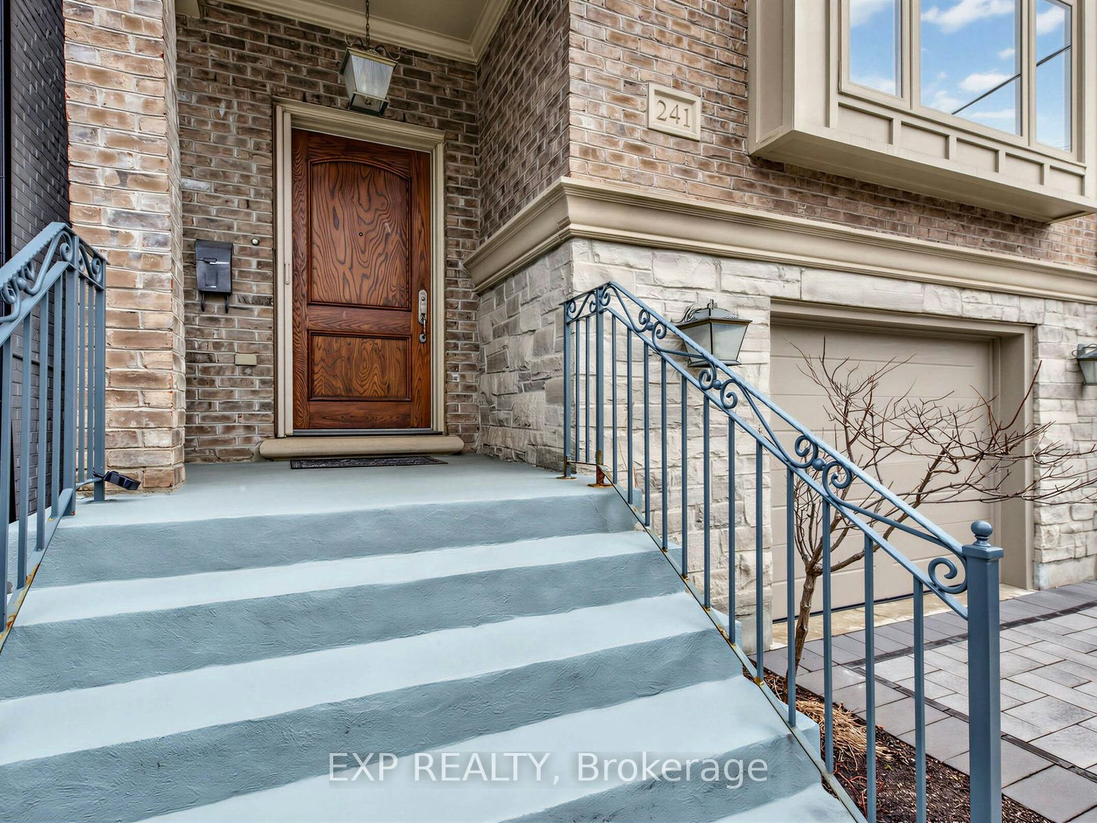241 Poplar Plains Street, Toronto, ON, M4V 2N8 - 2