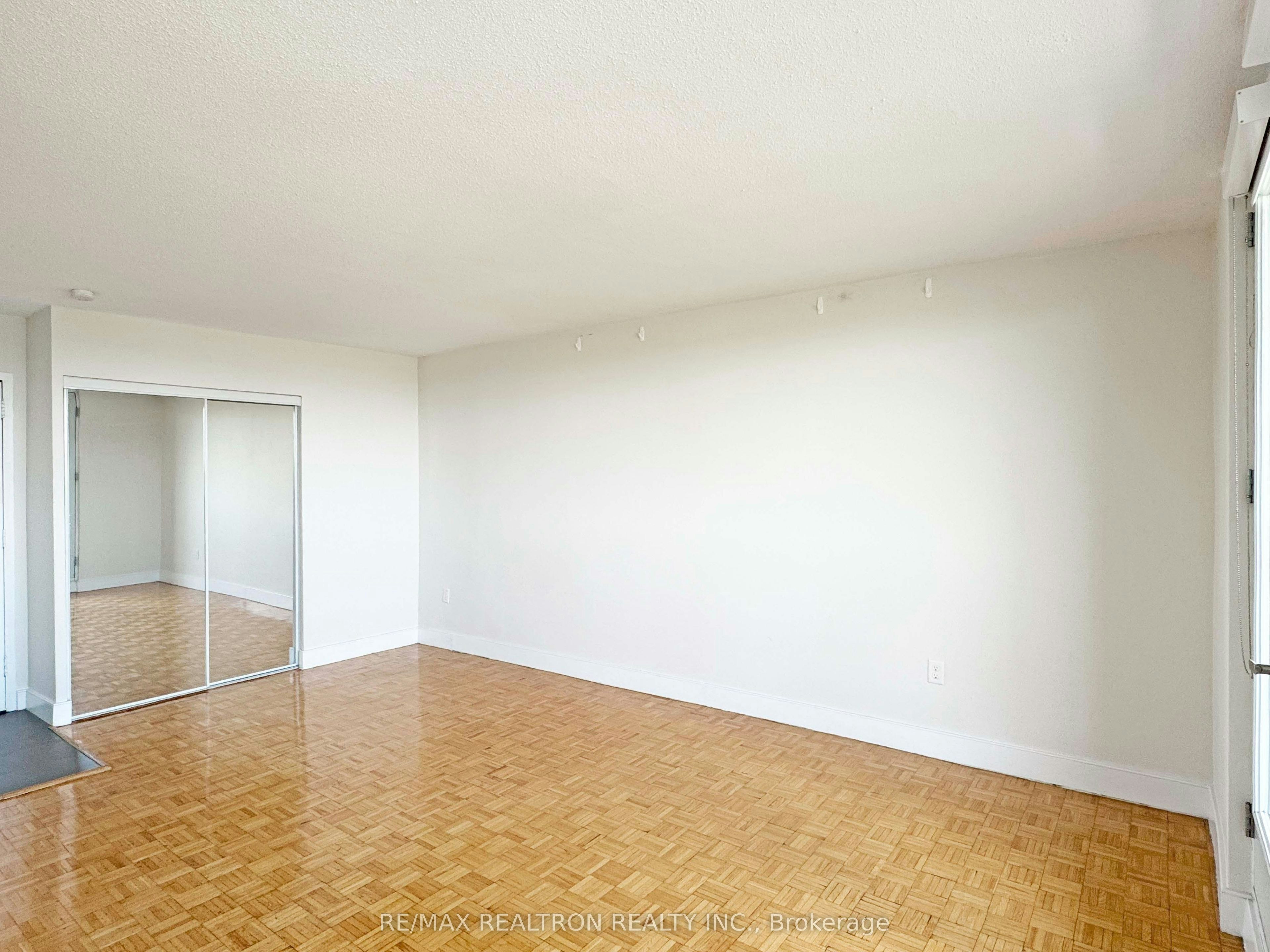 2312-666 Spadina Avenue, Toronto, ON, M5S 2H8 - 6