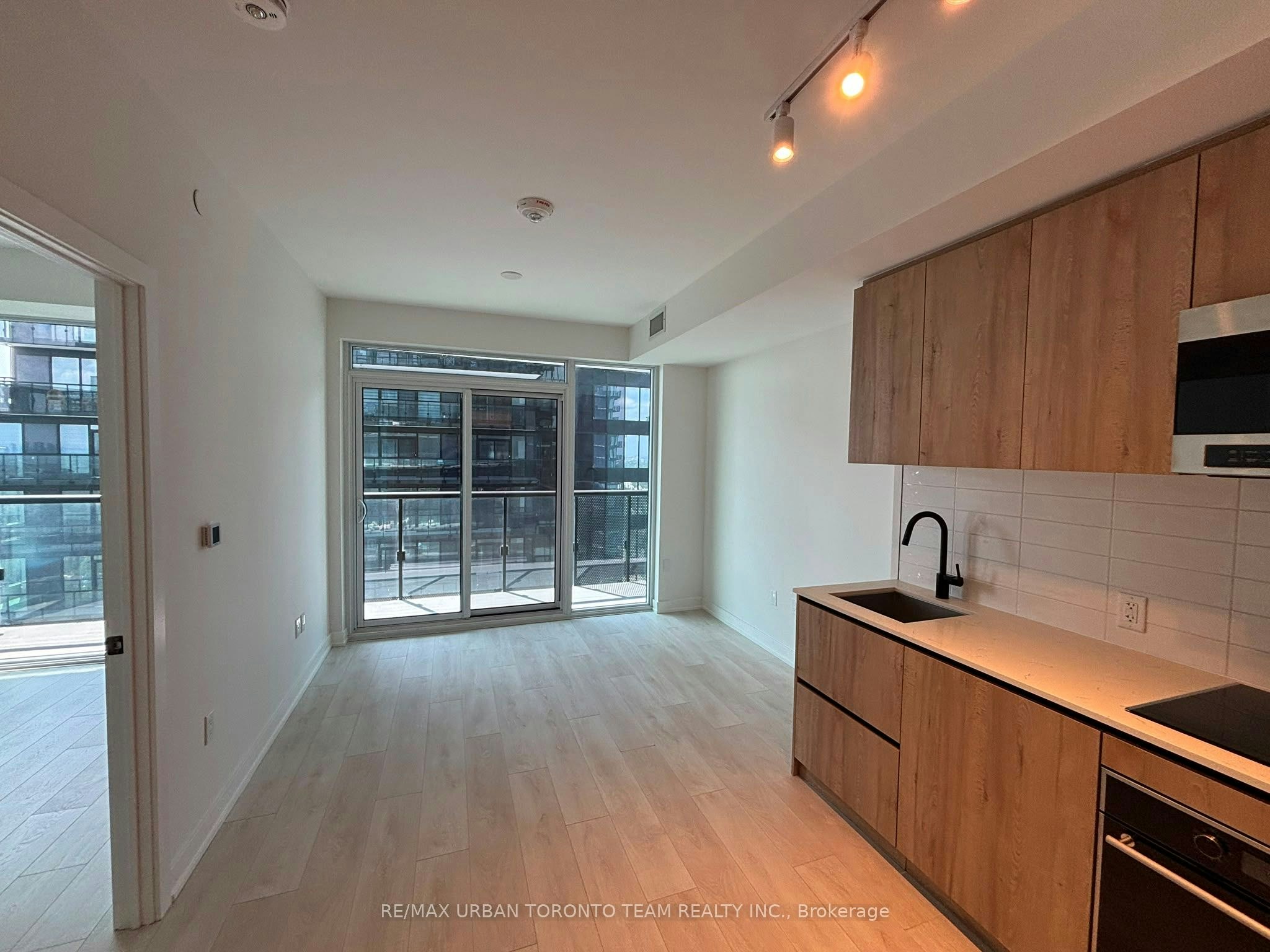 3301-117 Broadway Avenue, Toronto, ON, M4P 1V3 - 2