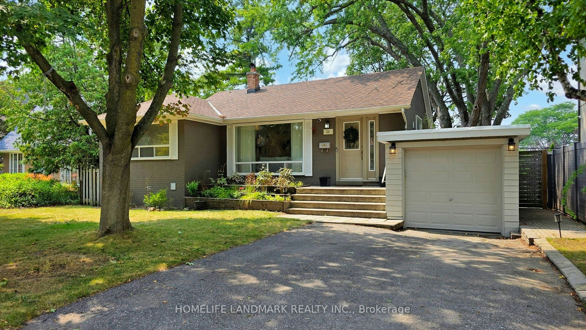 30 Paperbirch Drive, Toronto, ON, M3C 2E7