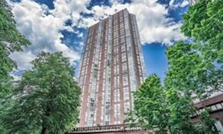 511-7 Concorde Place