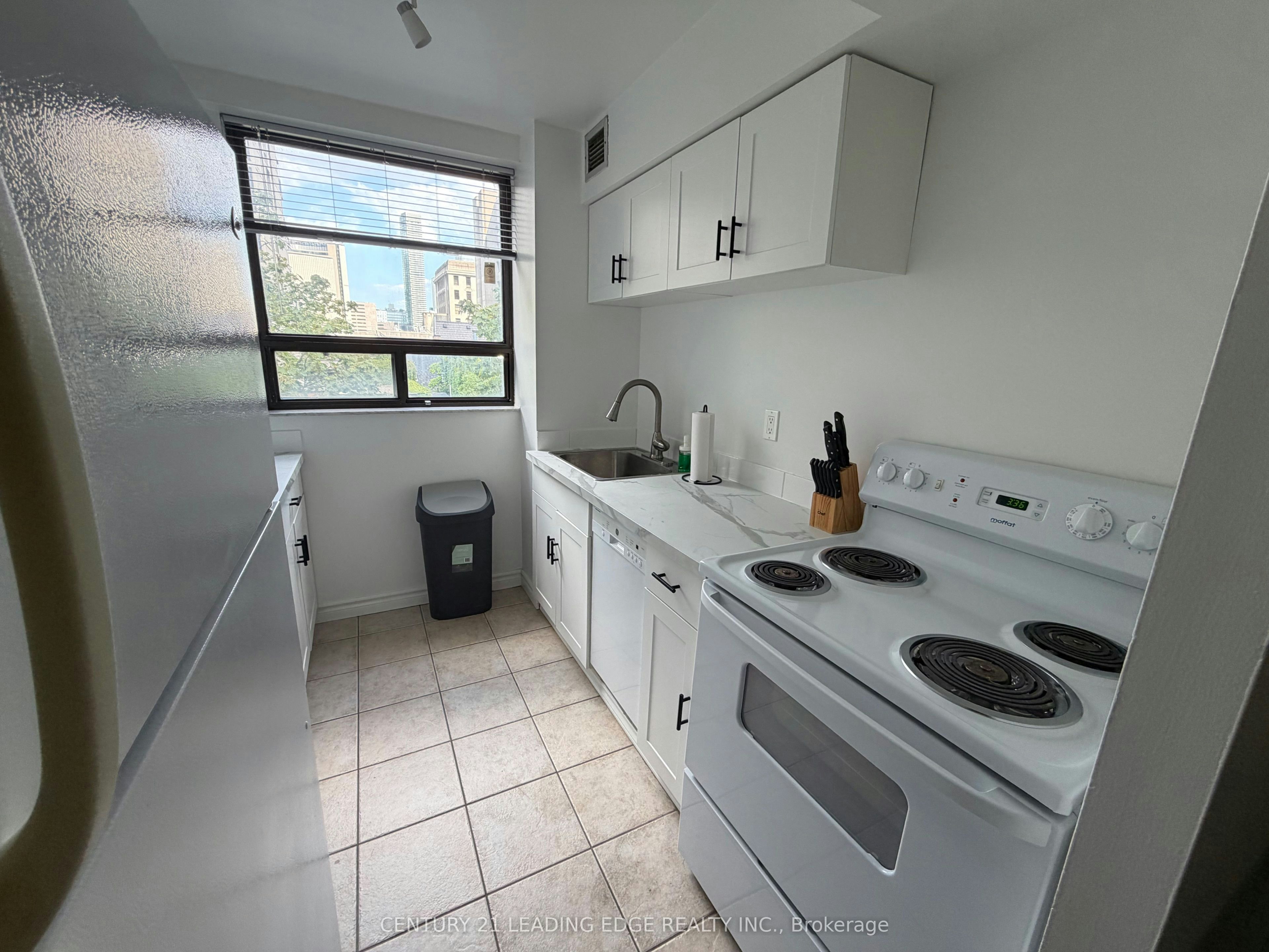 463-49 Mccaul Street, Toronto, ON, M5T 2W7 - 4