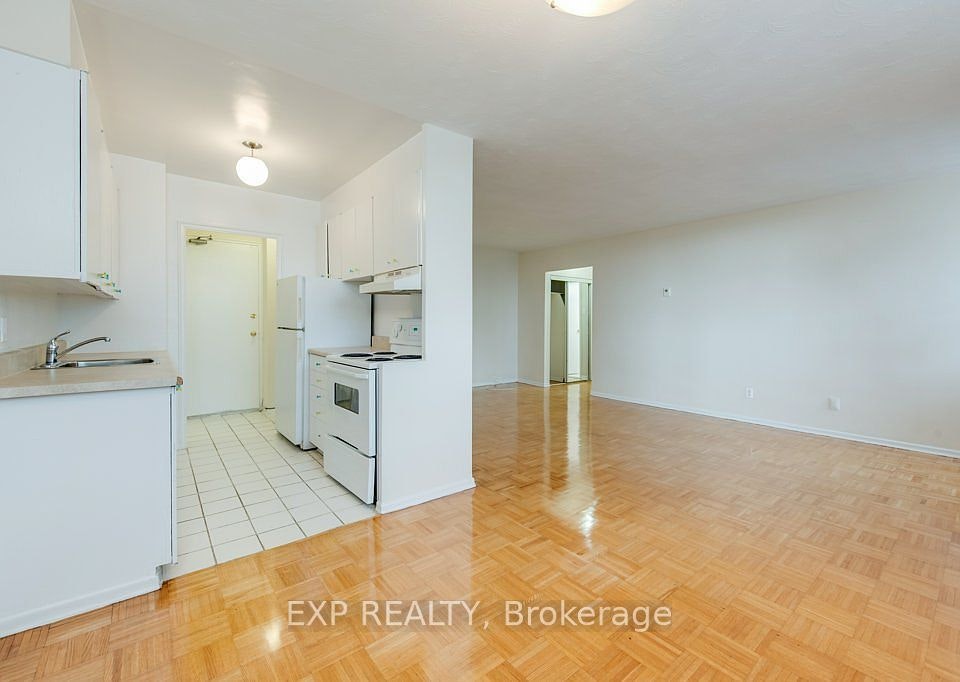 305-10 Huntley Street, Toronto, ON, M4Y 2K7 - 2