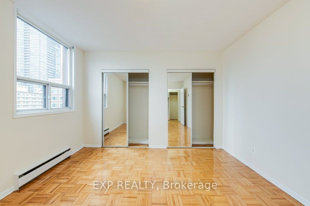 305-10 Huntley Street, Toronto, ON, M4Y 2K7 - 6